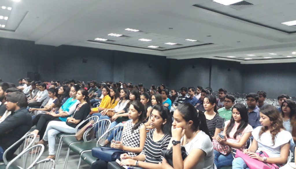 FCBS, MRIU conducted an Alumni lecture on 'Leadership' (2)