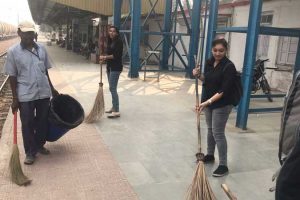 Cleanliness-Drive-at-Old-Faridabad-Railway-Station