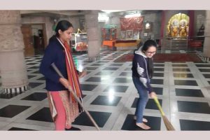 Cleanliness Drive at Shiv Mandir : Swacch Bharat Abhiyaan