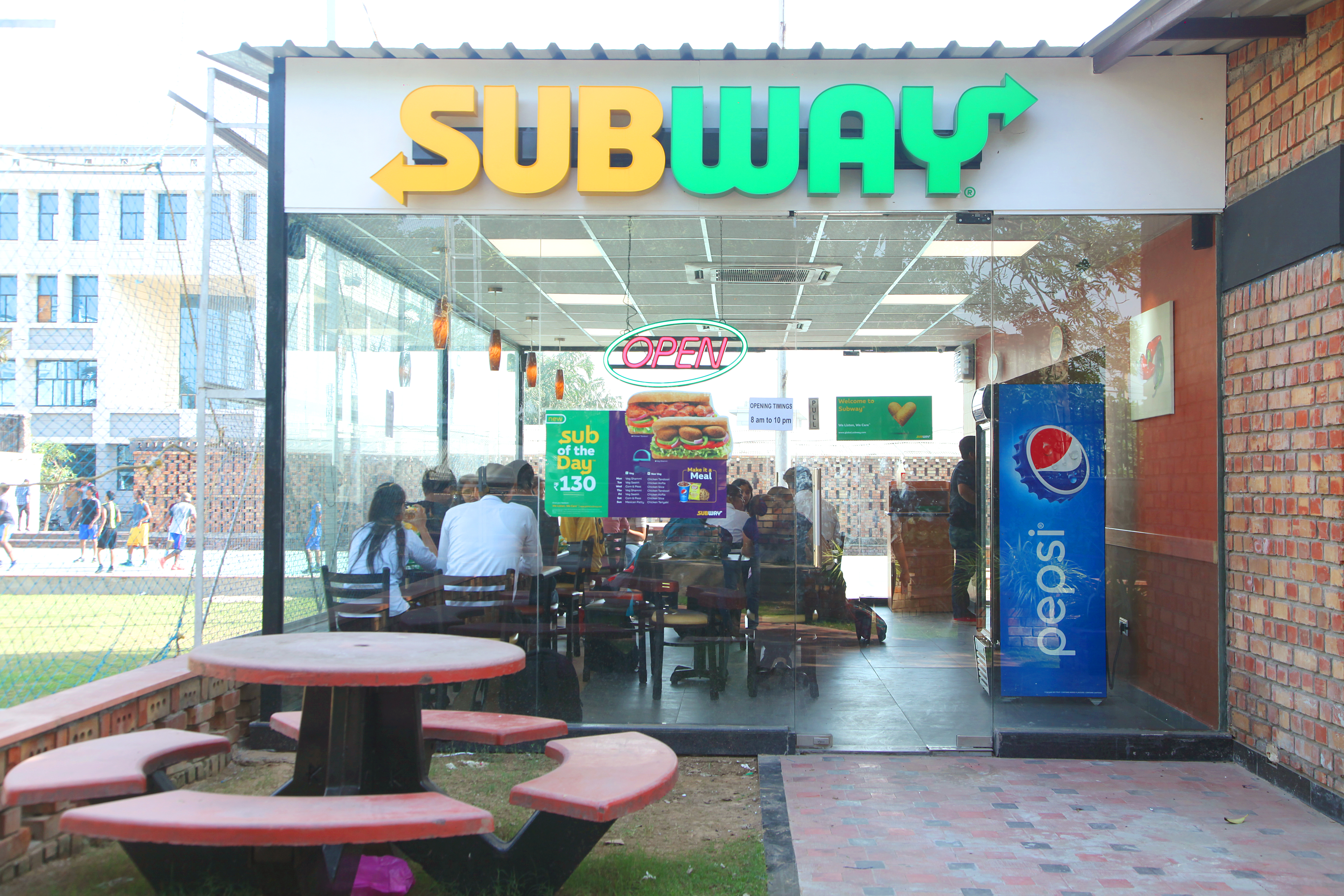     <center>Subway: Outlet of World’s largest Fast Food Chain