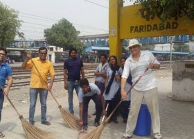 cleaniness drive old faridabad station image gallery (4)