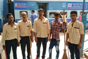 fcbs-cleaning-old-faridabad-railway-station (4)