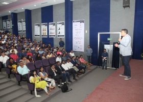 Corporate Leaders share their entrepreneurial journey with students of Manav Rachna (3)