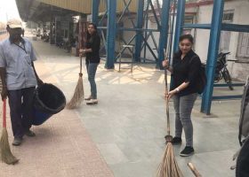 Cleanliness-Drive-at-Old-Faridabad-Railway-Station