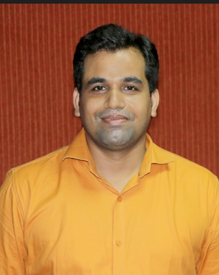 Dr Vinayak Pathak